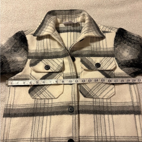 BB DAKOTA by Steve Madden Plaid Shacket Gray Combo Button Front Shirt Jacket - Picture 9 of 13
